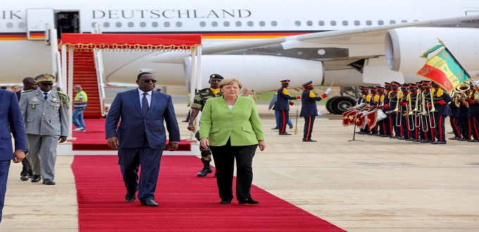 Immigration et terrorisme au menu de la mini-tournée africaine d’Angela Merkel